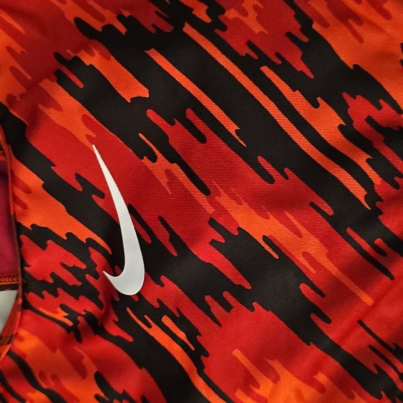 Nike Women's Dynamic Red and Black Sports Bra With White Swooh - Picture 2 of 4